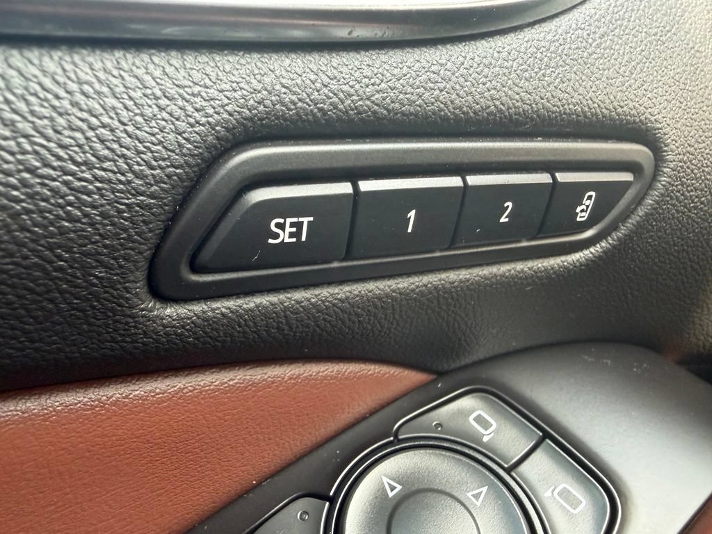 Used 2019 Buick Enclave Avenir w/ Avenir Technology Package AWD/4WD image 28