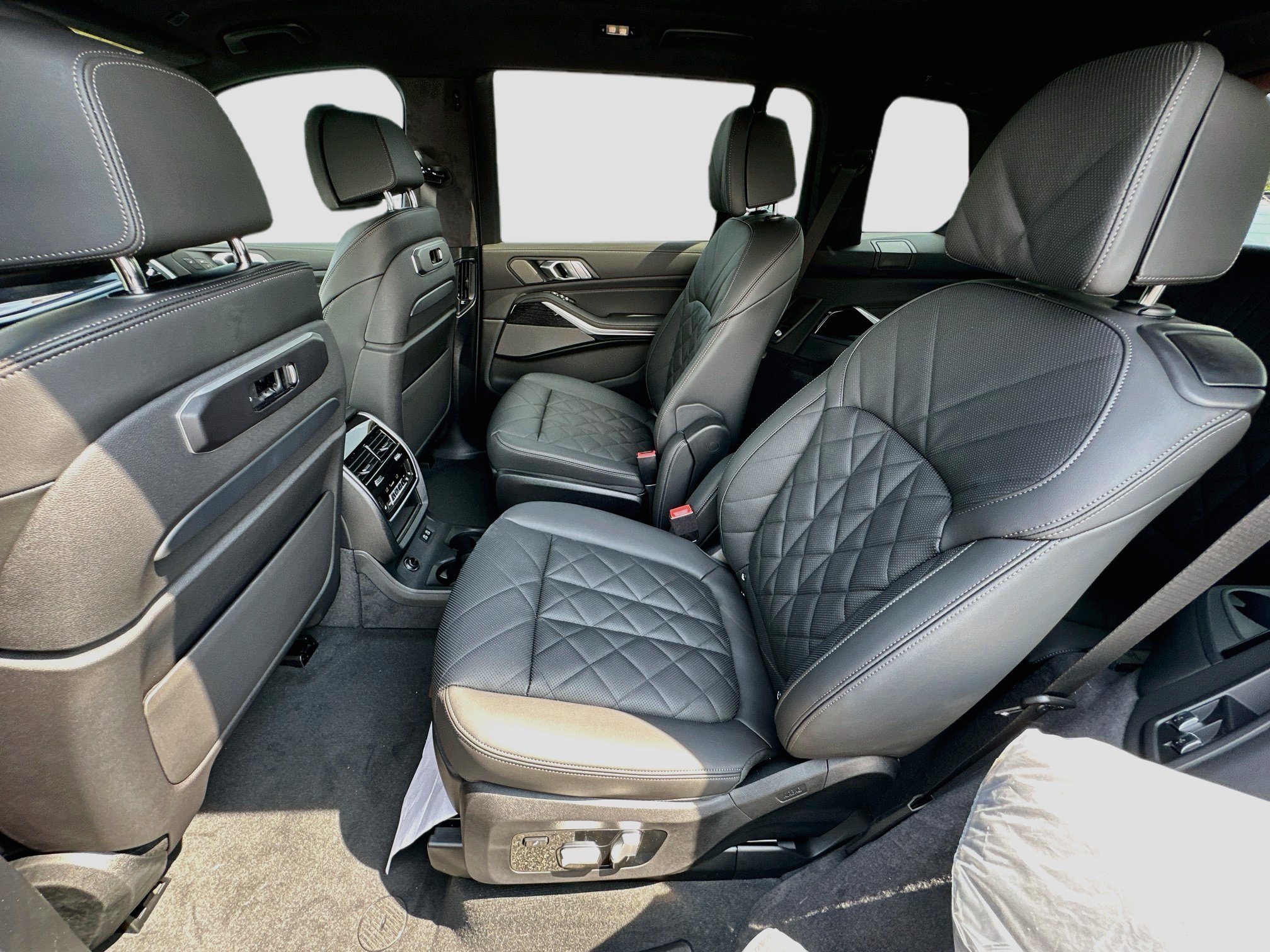 New 2027 BMW X7 xDrive40i w/ Executive Package AWD/4WD image 18