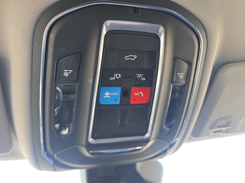 Used 2023 Jeep Grand Cherokee Limited image 28