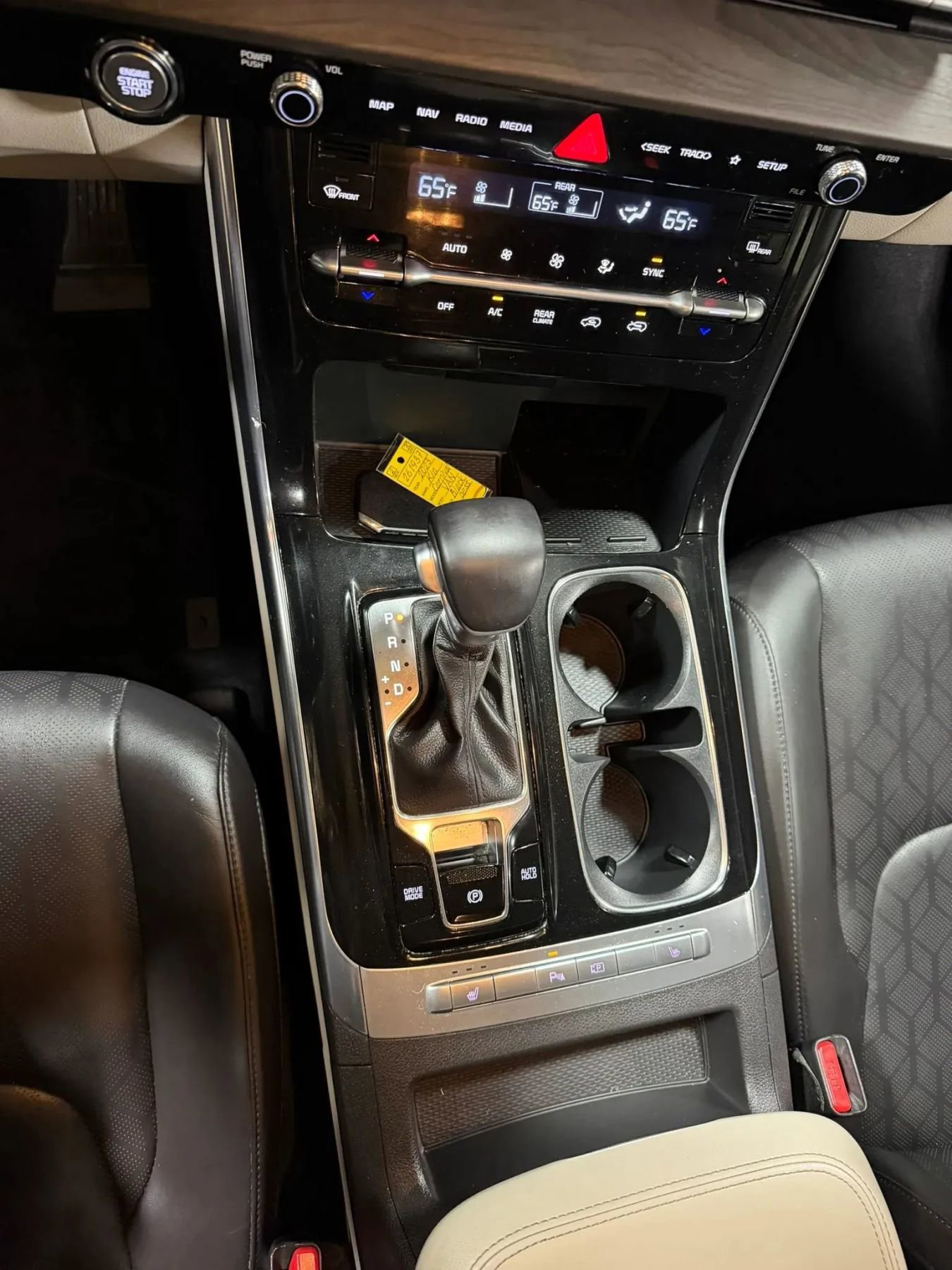 Used 2023 Kia Carnival EX FWD image 38