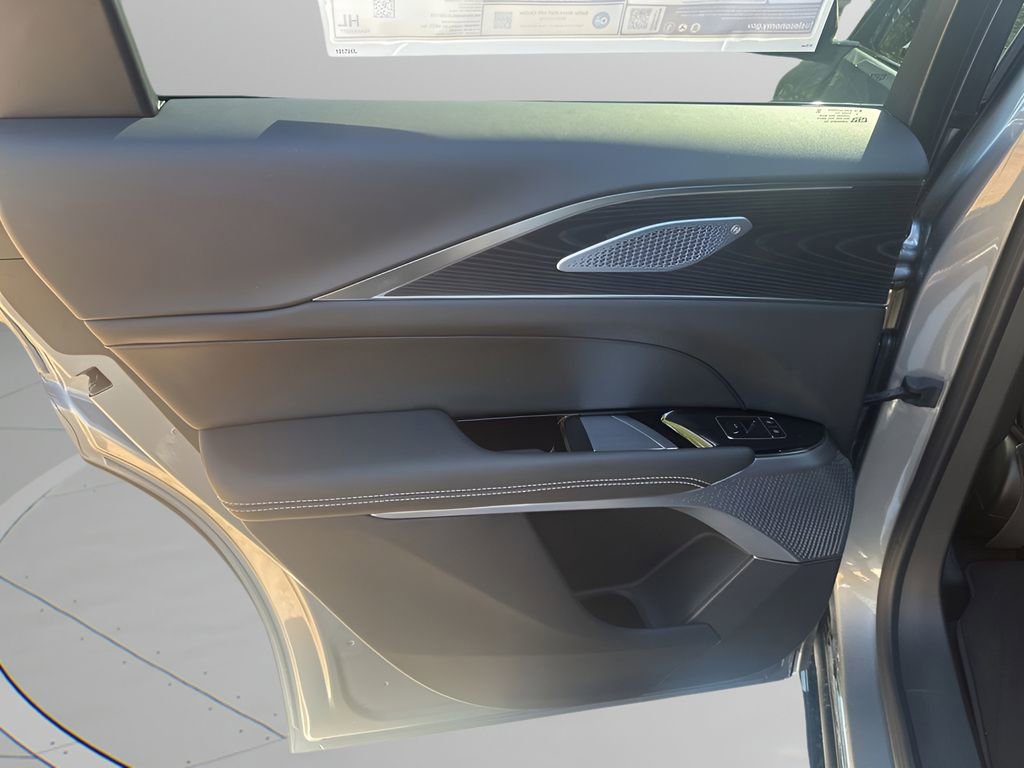 New 2026 Cadillac Lyriq V image 18
