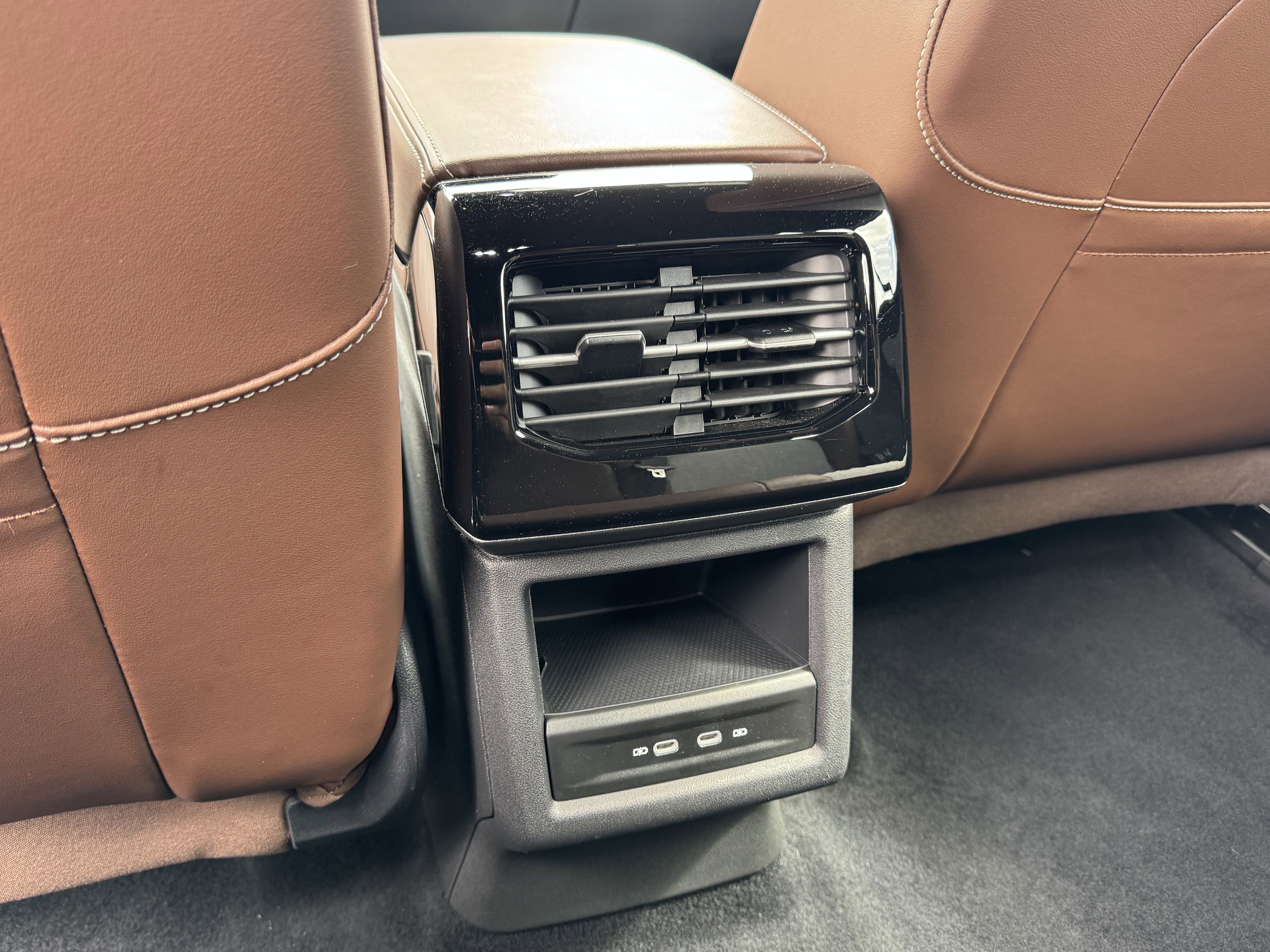 Used 2024 Volkswagen ID.4 2WD image 31