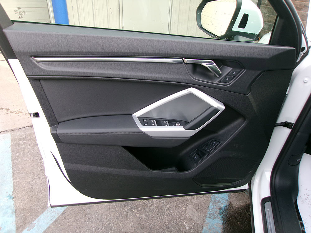 Used 2023 Audi Q3 2.0T Premium Plus w/ Premium Plus Package image 17