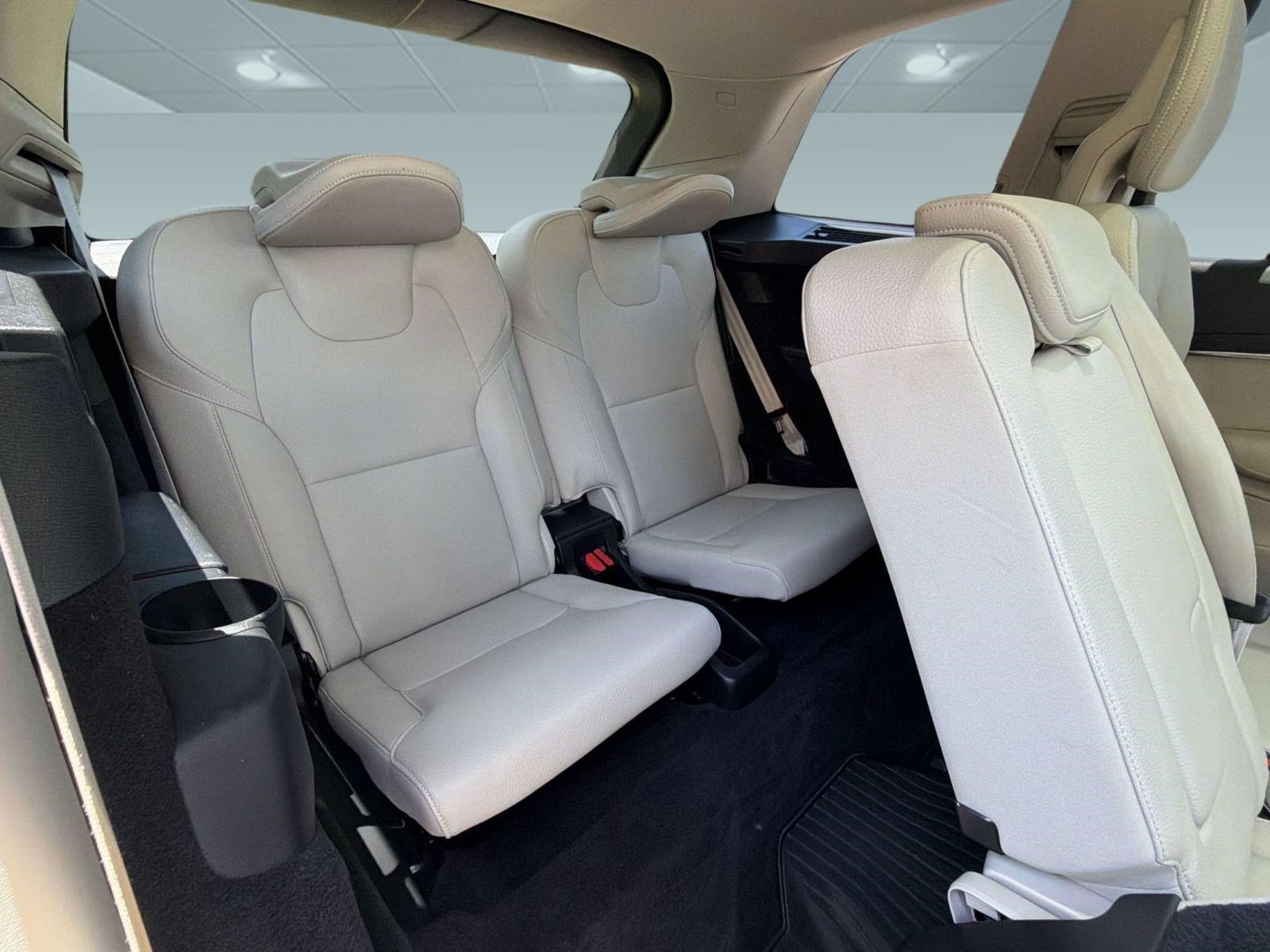 Used 2020 Volvo XC90 T5 Momentum w/ Protection Package Premier FWD image 31