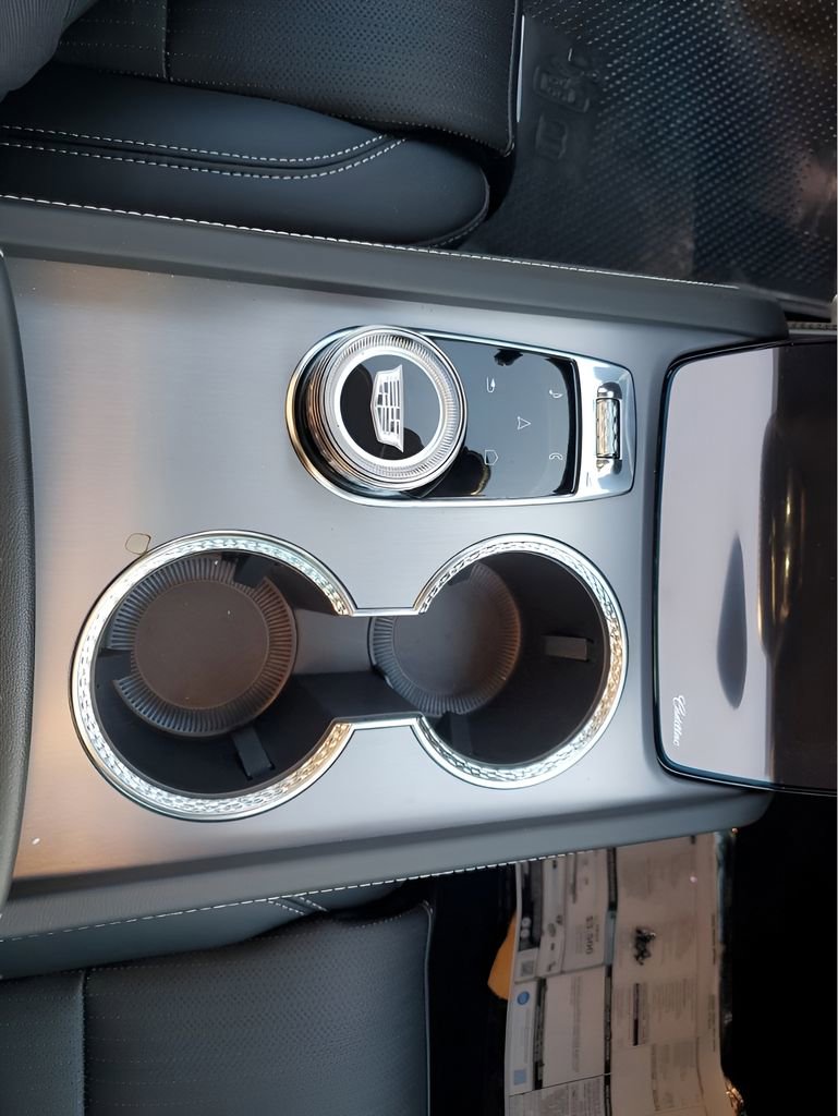 New 2026 Cadillac Vistiq Sport w/ LPO, Floor Liner Package image 41