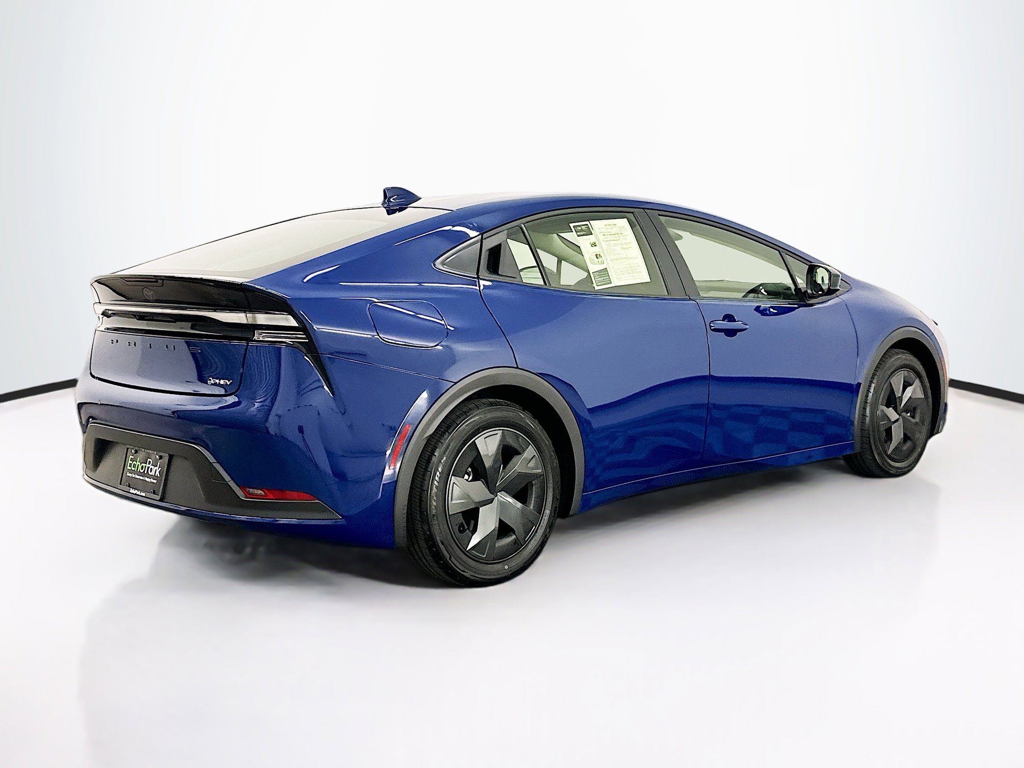 Used 2025 Toyota Prius Plug-In Hybrid image 9