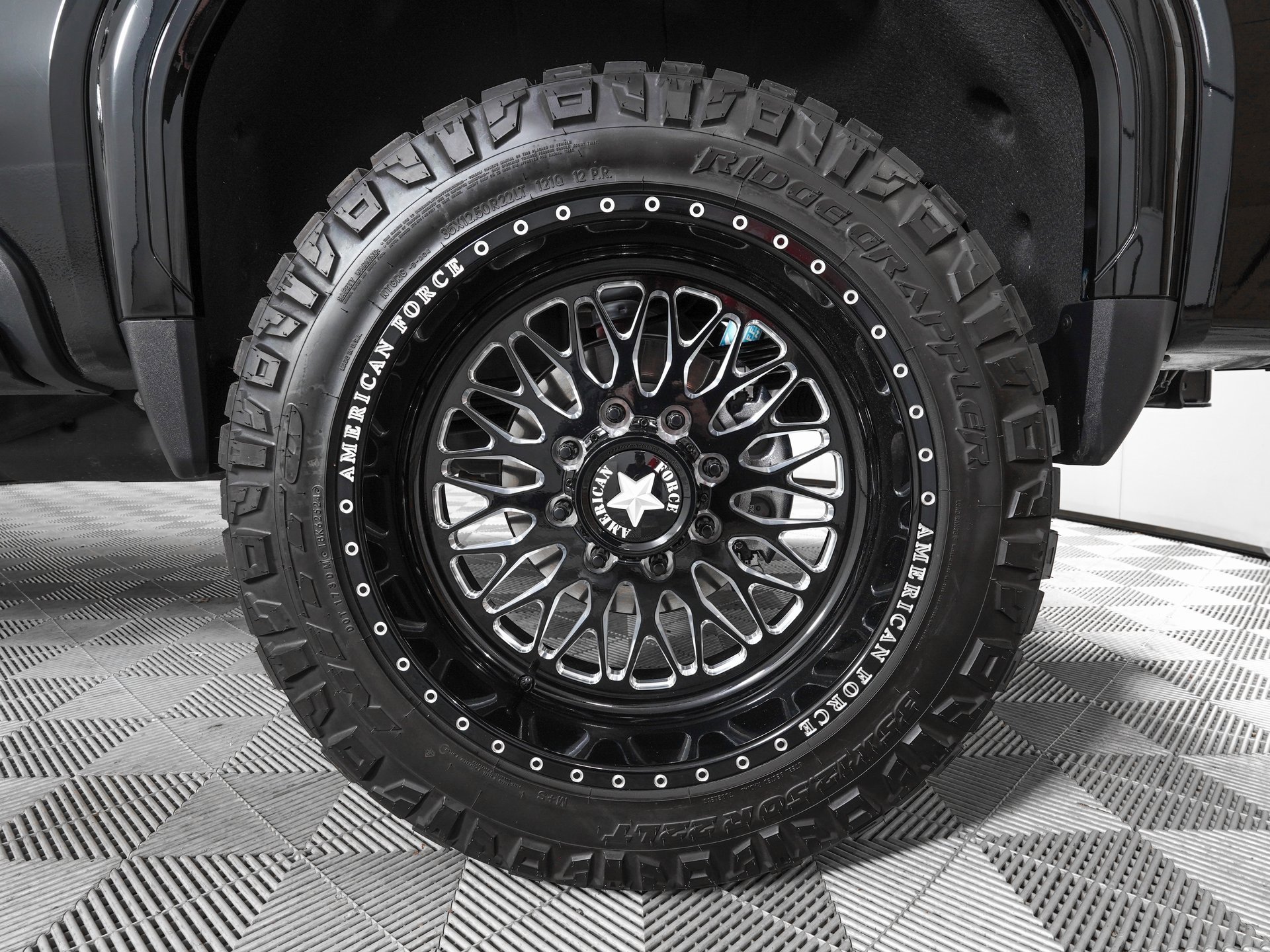 Used 2025 GMC Sierra 2500 Denali w/ Denali Reserve Package image 34