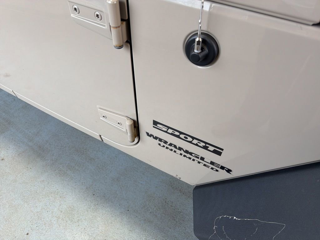 Used 2017 Jeep Wrangler Unlimited Sport w/ Quick Order Package 24S image 40