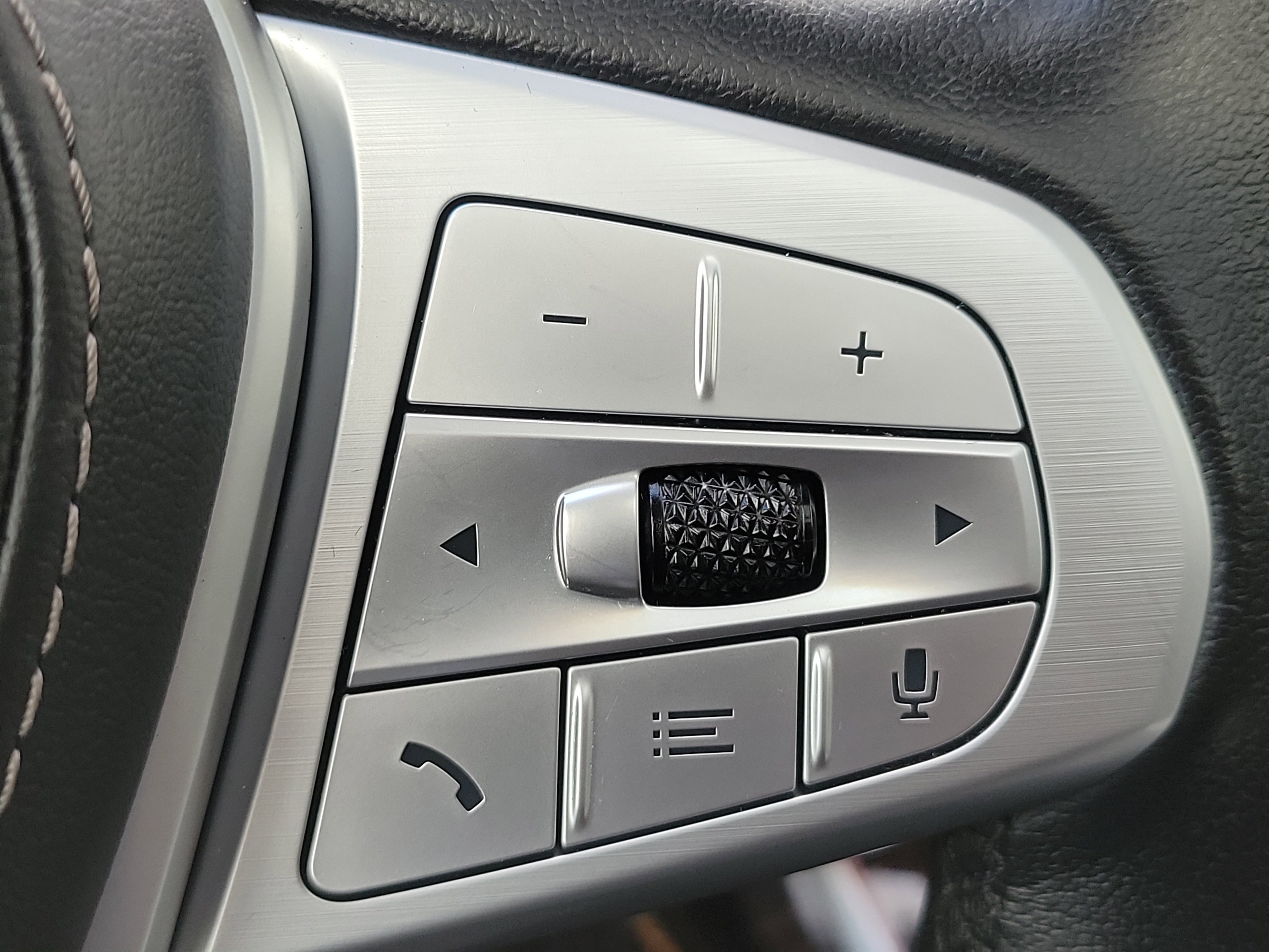 Used 2024 BMW X7 xDrive40i image 29