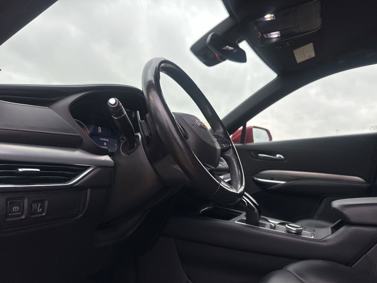 Used 2021 Cadillac XT4 Premium Luxury image 39