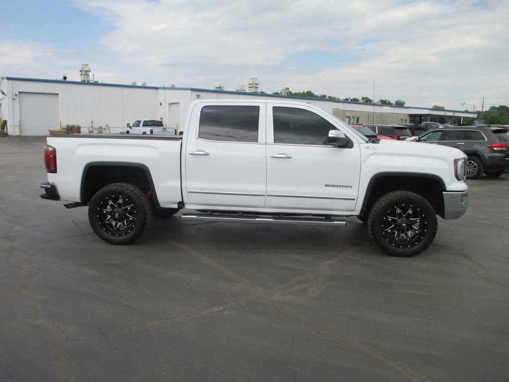 Used 2018 GMC Sierra 1500 SLT w/ SLT Premium Package AWD/4WD image 2