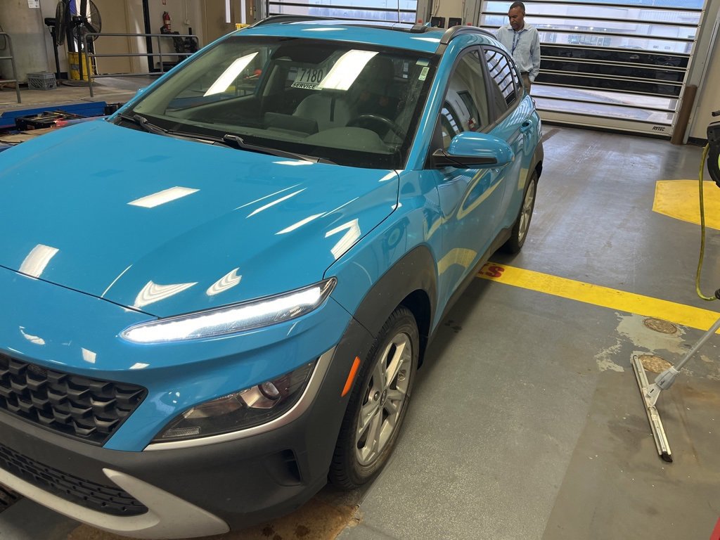 Used 2022 Hyundai Kona SEL w/ Convenience Package image 2