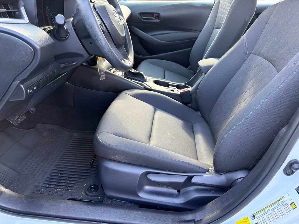 Used 2026 Toyota Corolla LE FWD image 11
