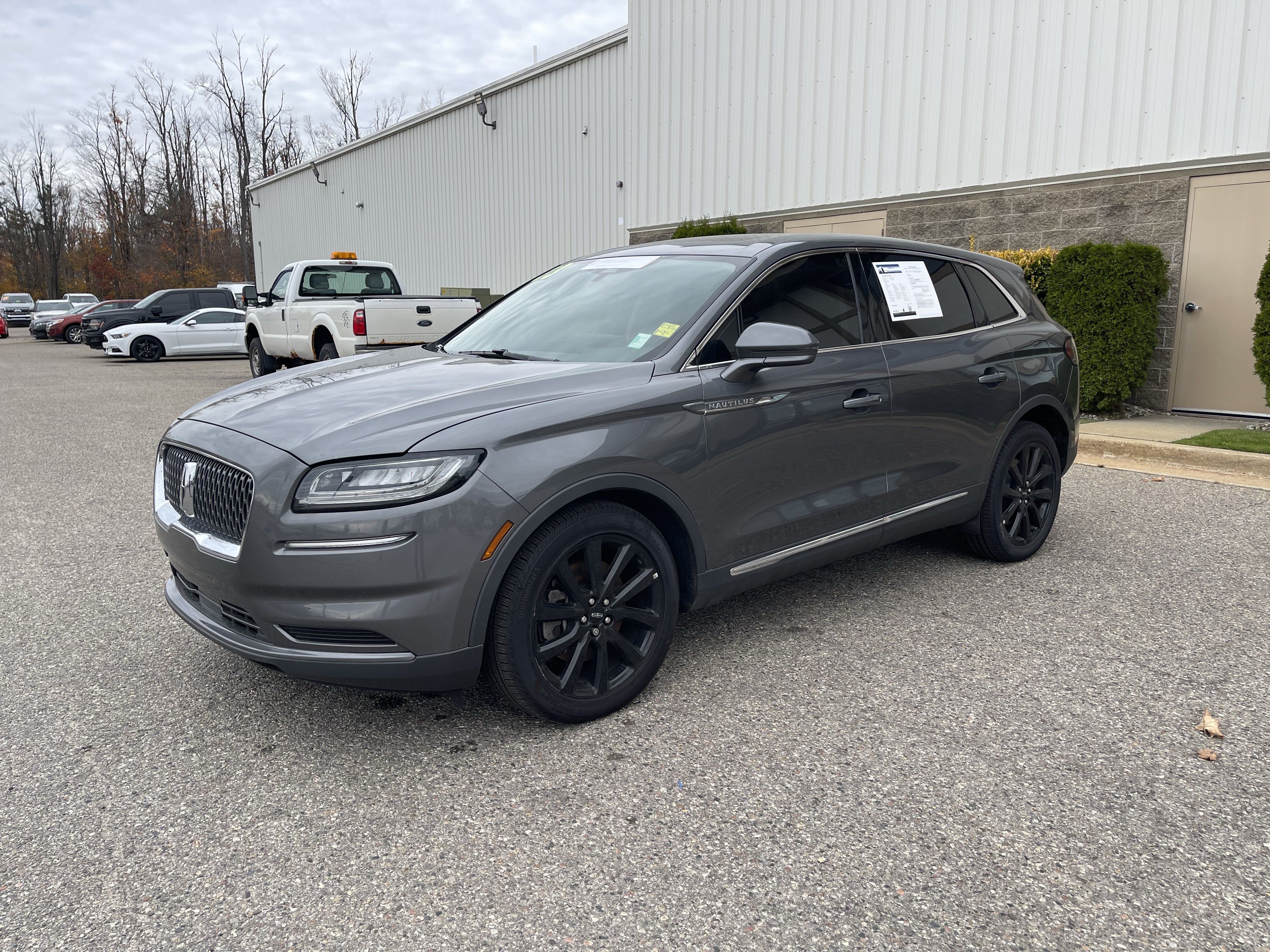 Used 2023 Lincoln Nautilus Reserve w/ Monochromatic Package AWD/4WD image 9
