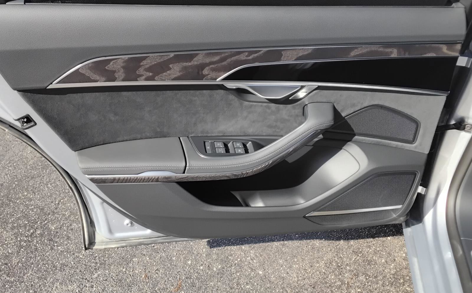 Certified 2022 Audi A8 L 3.0T image 20