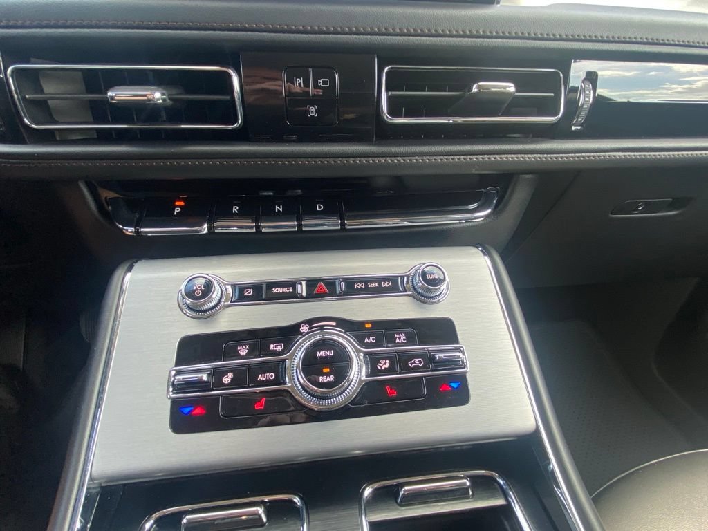 Used 2023 Lincoln Aviator AWD w/ Premium Package image 15