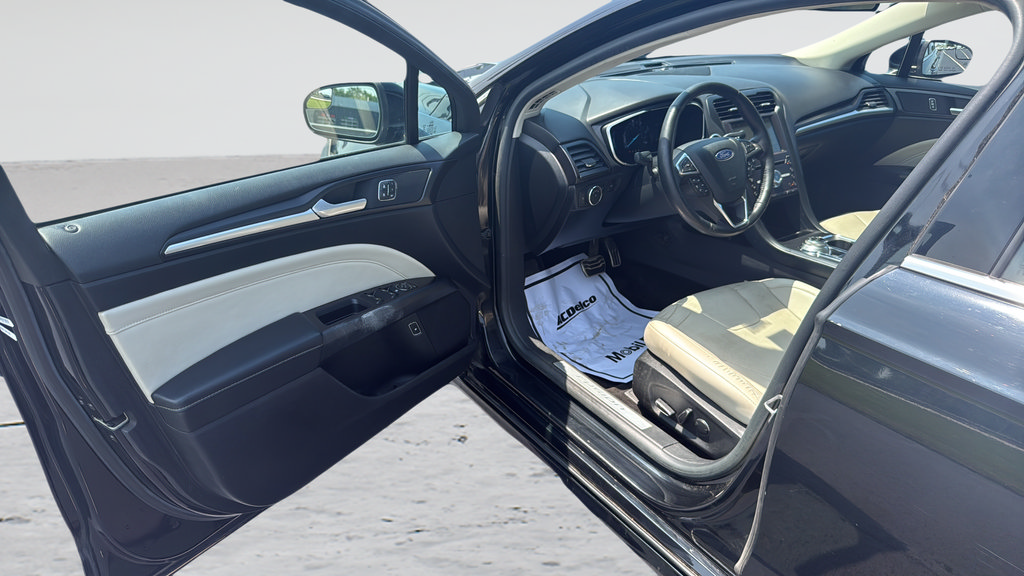 Used 2018 Ford Fusion Titanium FWD image 24