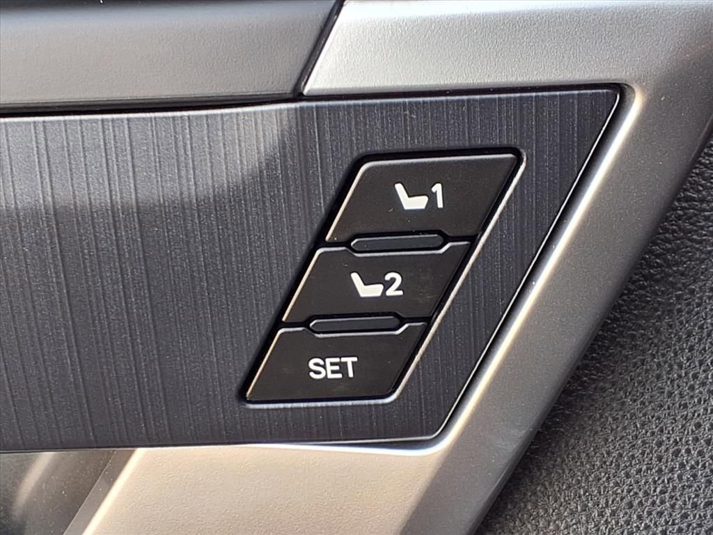 Used 2024 Toyota Sequoia Platinum image 6