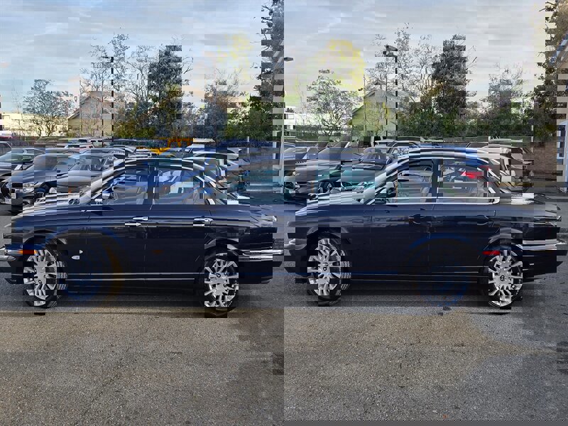 Used 2006 Jaguar XJ8 image 3