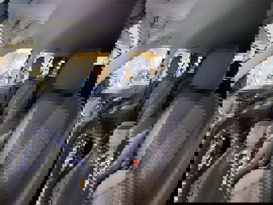 Used 2020 Chevrolet Equinox LT w/ Driver Convenience Package image 14