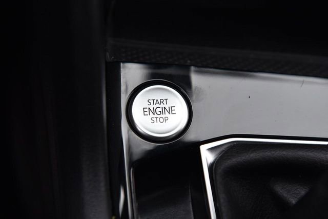 Certified 2023 Volkswagen Taos SE w/ Panoramic Sunroof Package image 16