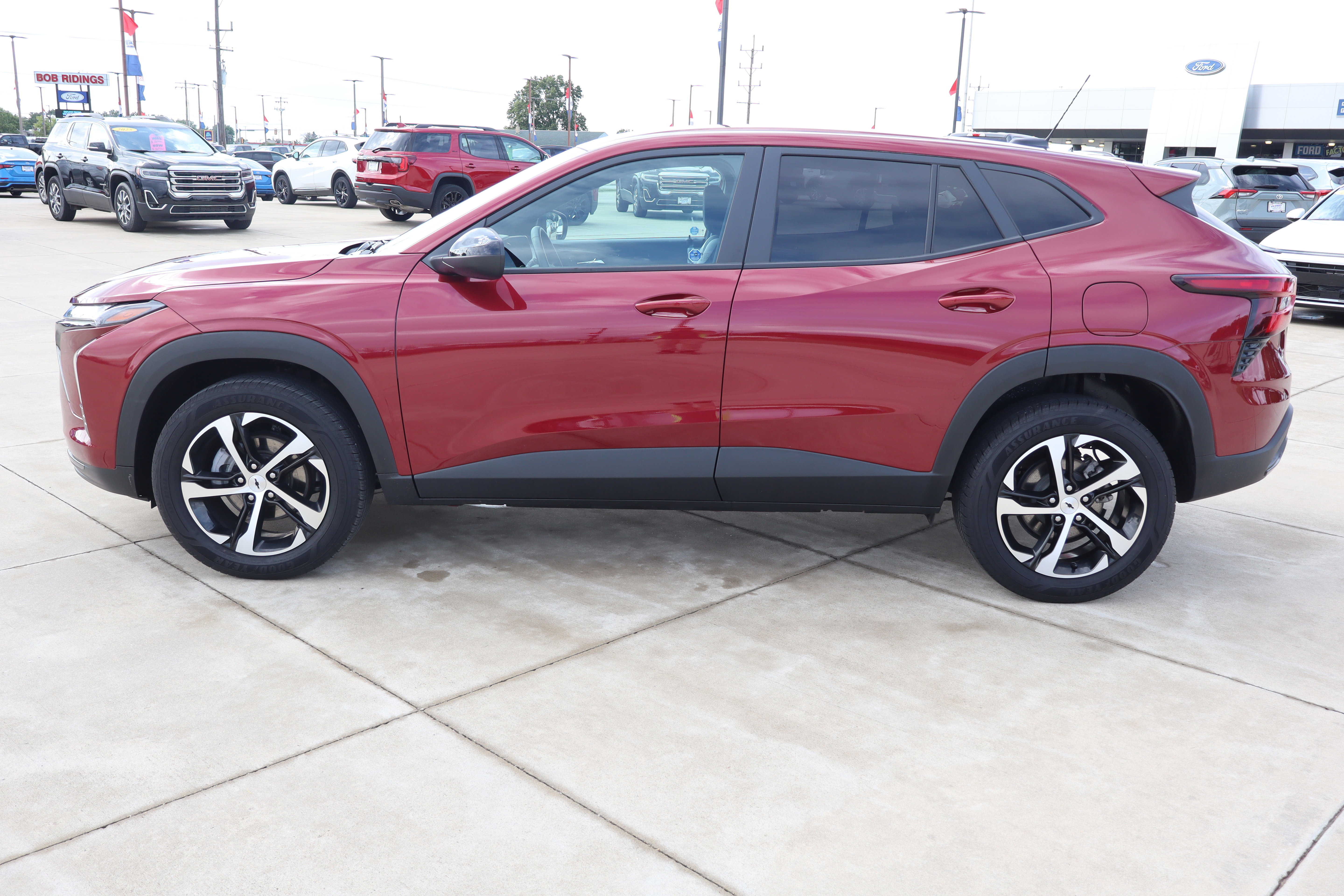Used 2024 Chevrolet Trax RS FWD image 8