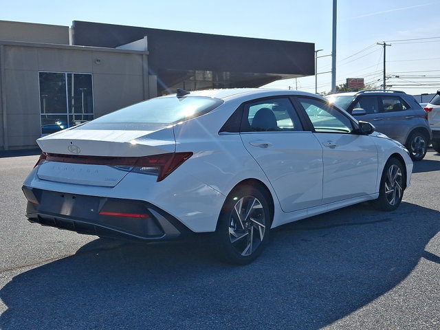 New 2026 Hyundai Elantra Limited FWD image 4