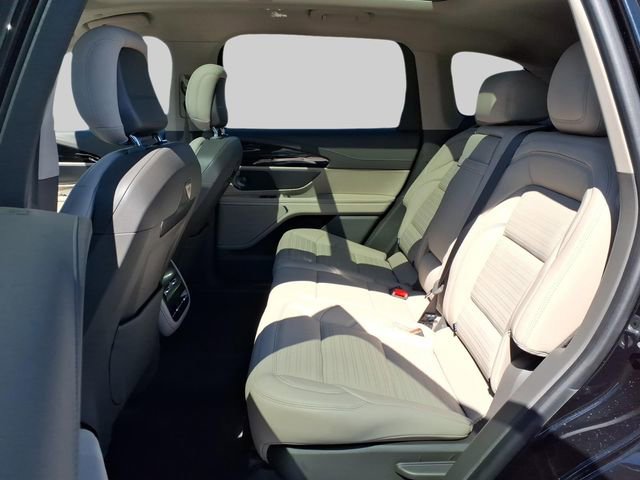 Used 2025 Lincoln Nautilus Reserve AWD/4WD image 9