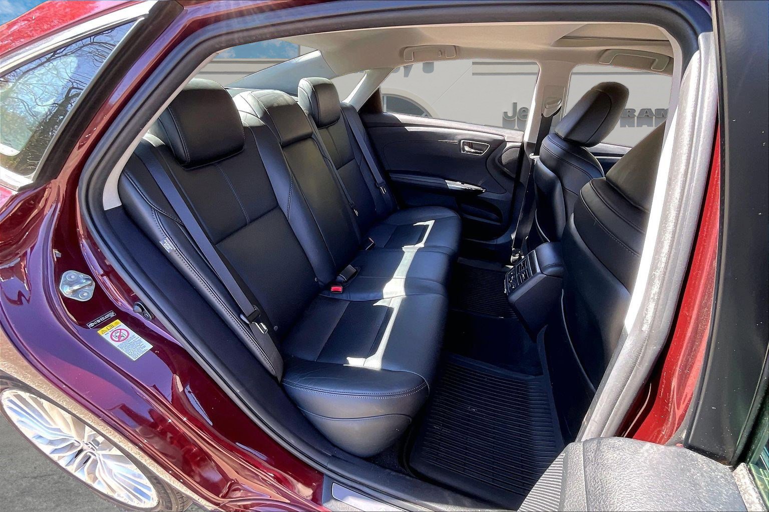 Used 2018 Toyota Avalon Limited w/ All Weather Liner Package FWD image 25