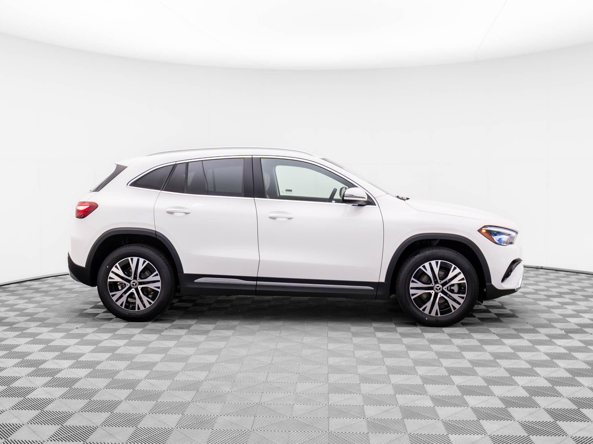 New 2025 Mercedes-Benz GLA 250 4MATIC image 6