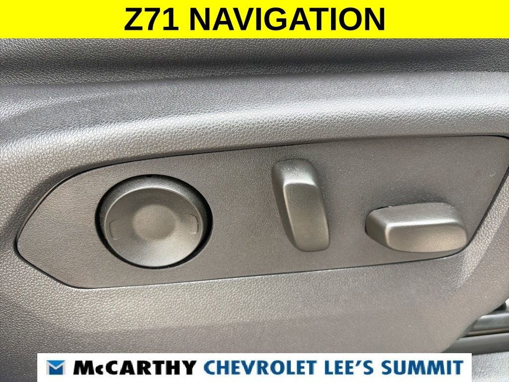 Used 2025 Chevrolet Suburban Z71 AWD/4WD image 31