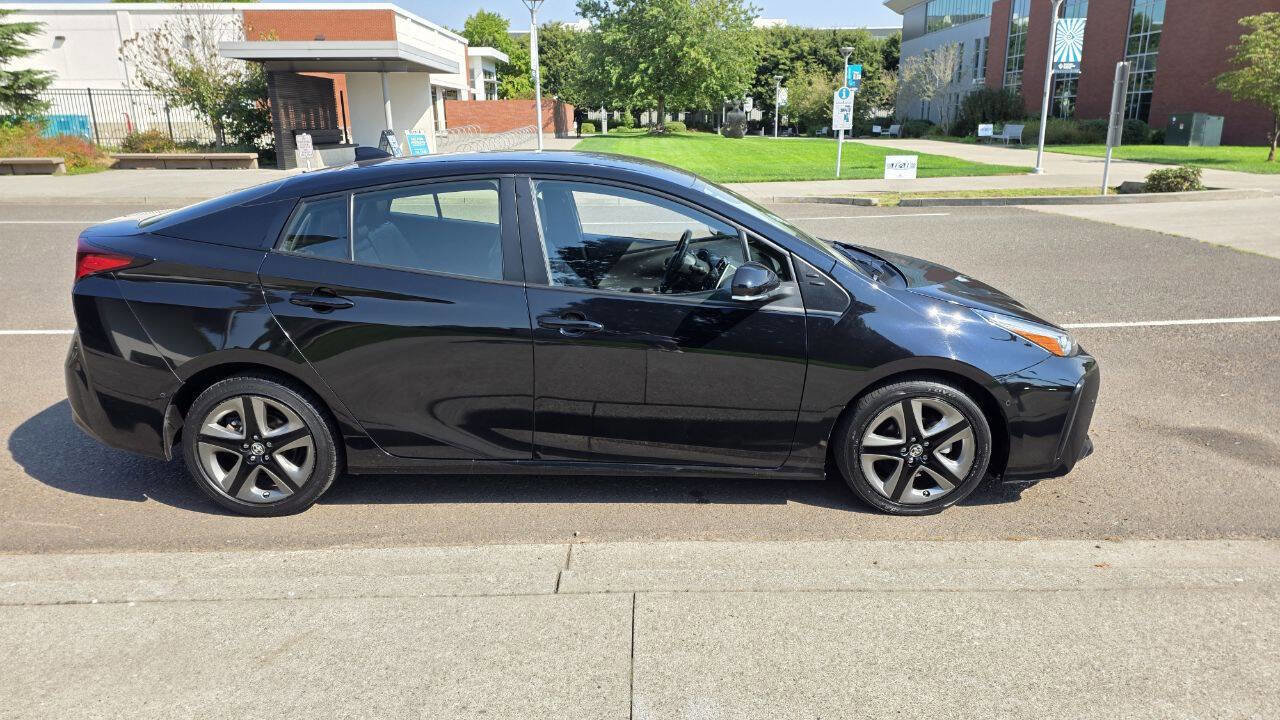 Used 2021 Toyota Prius XLE image 4