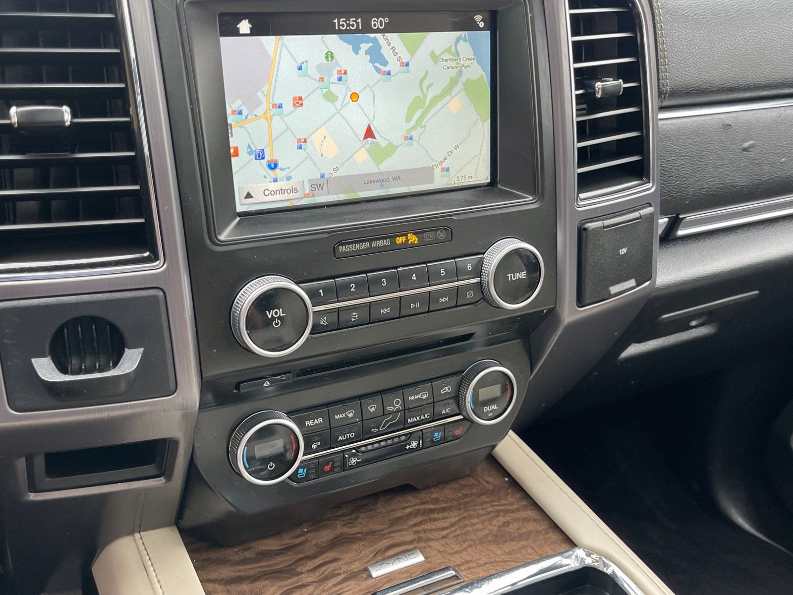 Used 2018 Ford Expedition Max Platinum AWD/4WD image 27