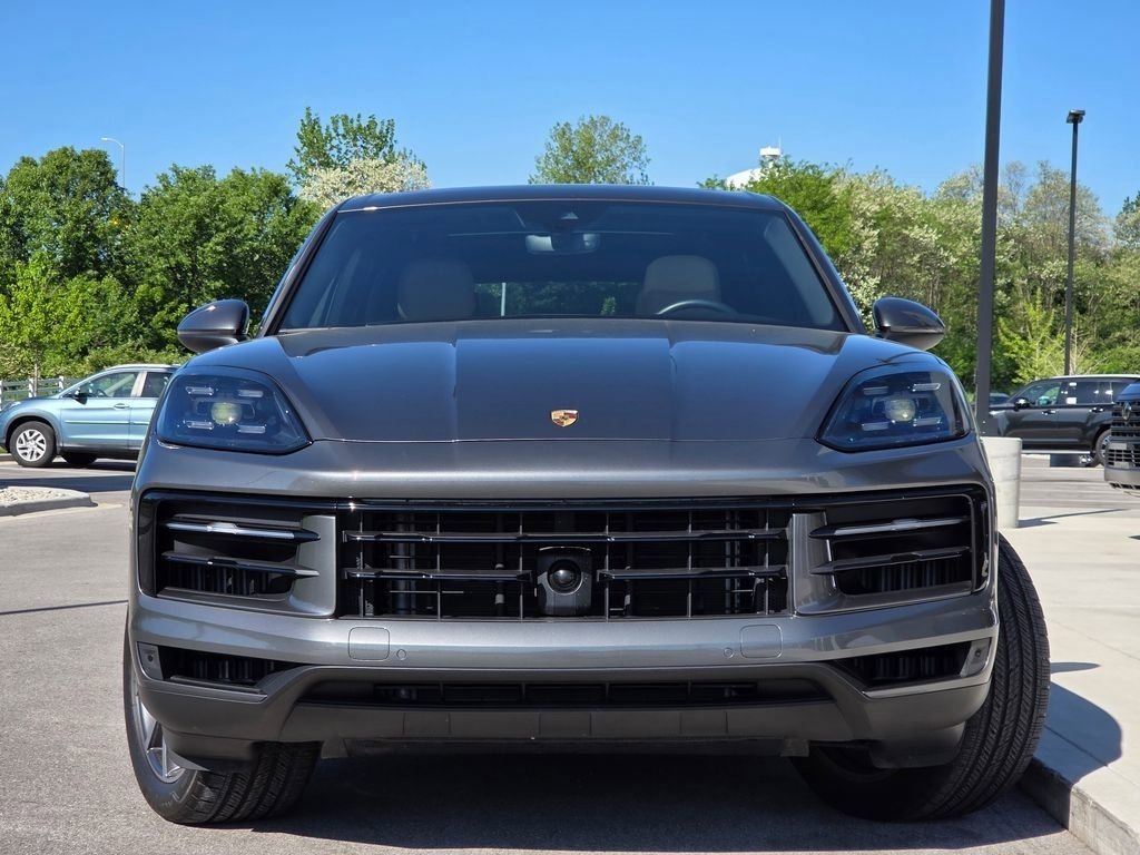 Used 2024 Porsche Cayenne image 3