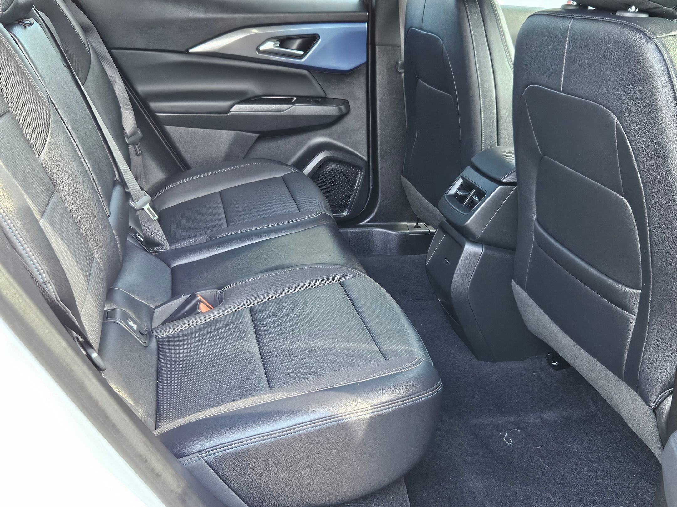 Used 2026 Chevrolet Equinox EV LT FWD image 26