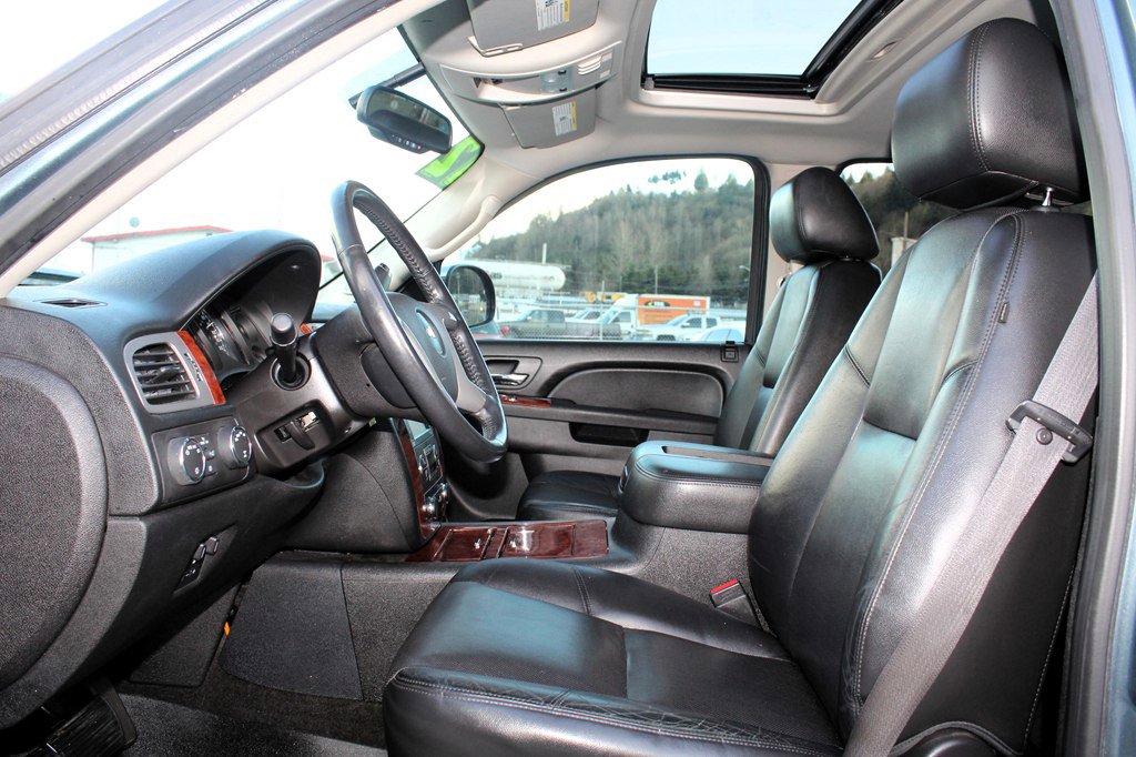 Used 2012 Chevrolet Avalanche LTZ image 11