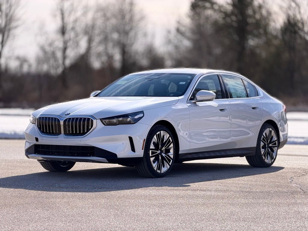 New 2026 BMW 530i xDrive w/ Premium Package