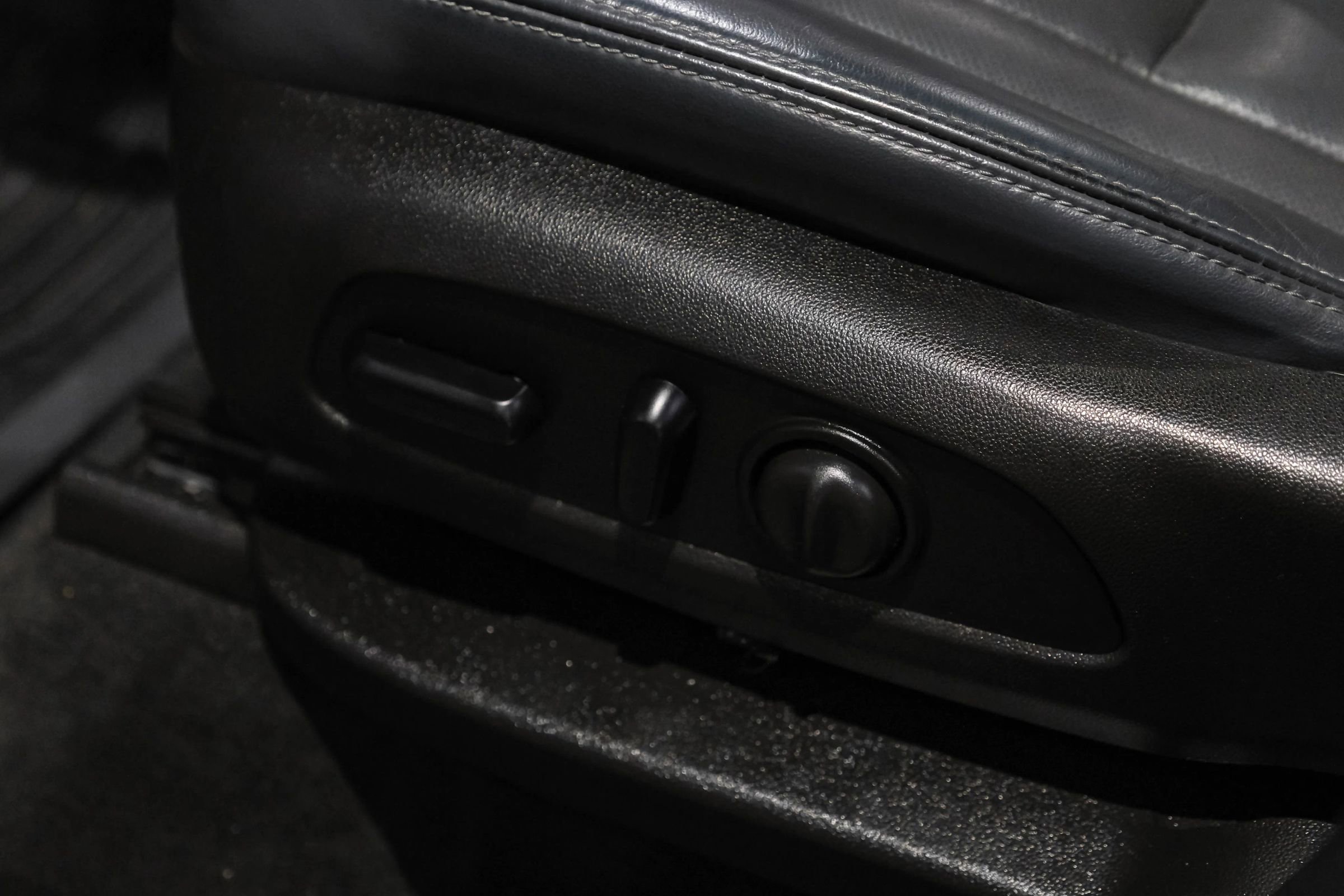 Used 2018 Buick Enclave Premium w/ Experience Buick Package image 31