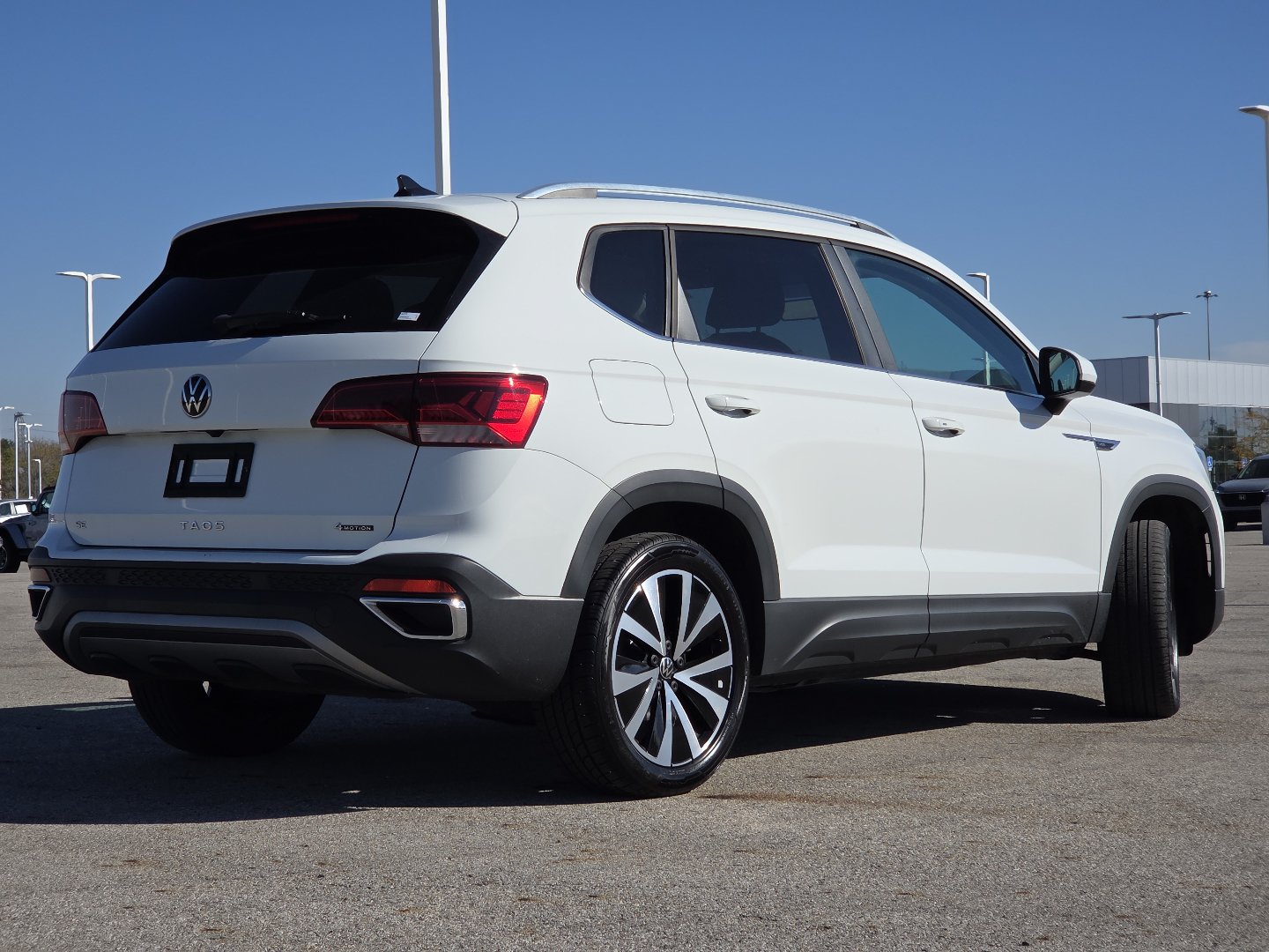 Used 2022 Volkswagen Taos SE FWD image 17