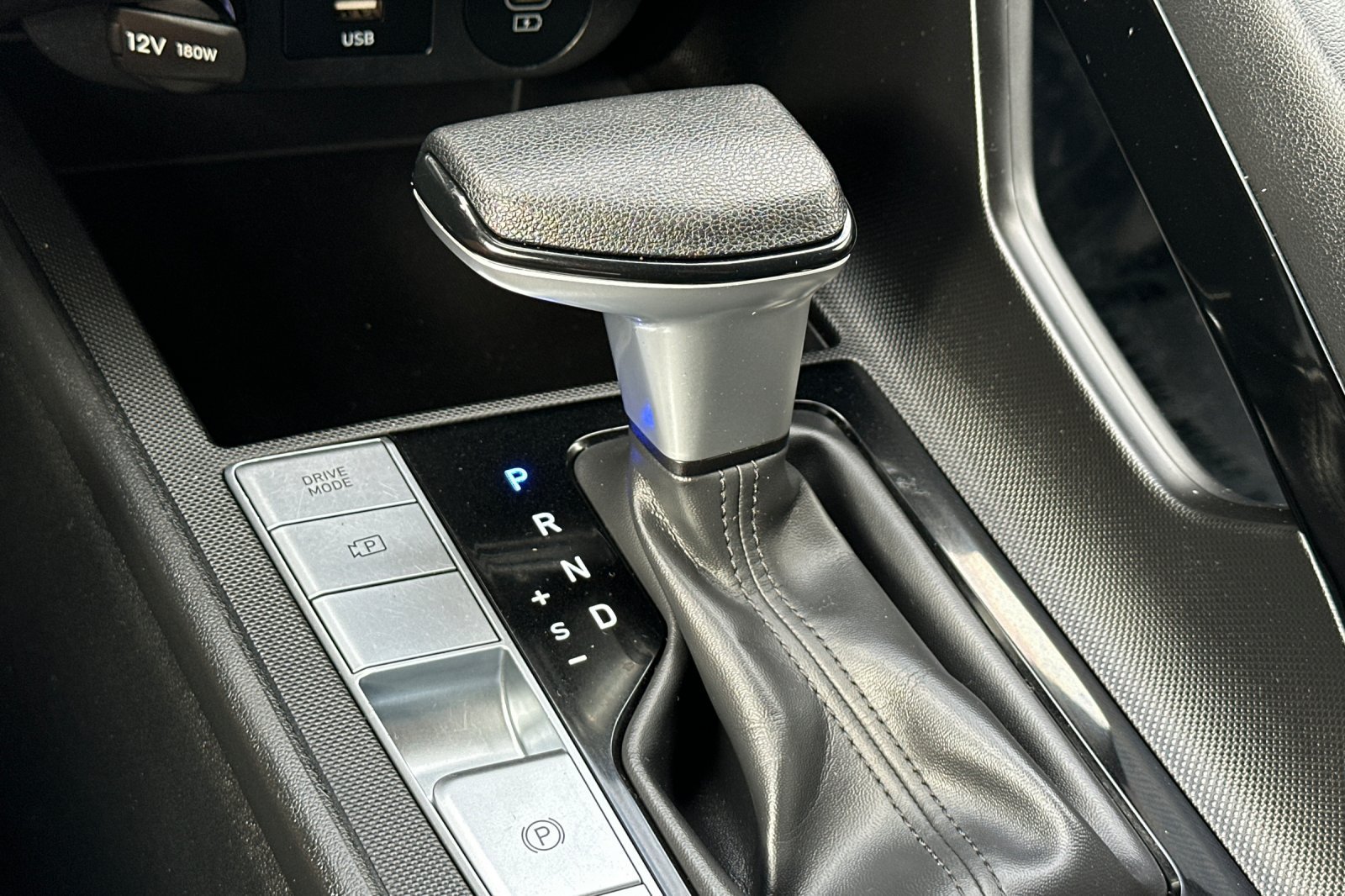 Used 2025 Hyundai Elantra Hybrid FWD image 21