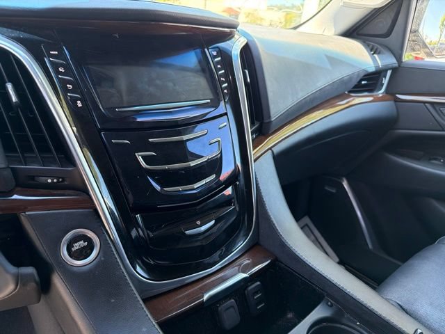 Used 2018 Cadillac Escalade Luxury RWD image 24