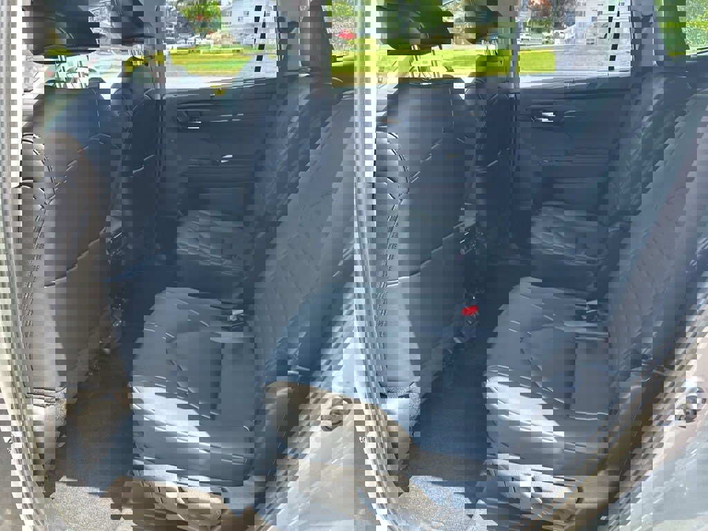 Used 2024 Toyota Highlander XLE image 12