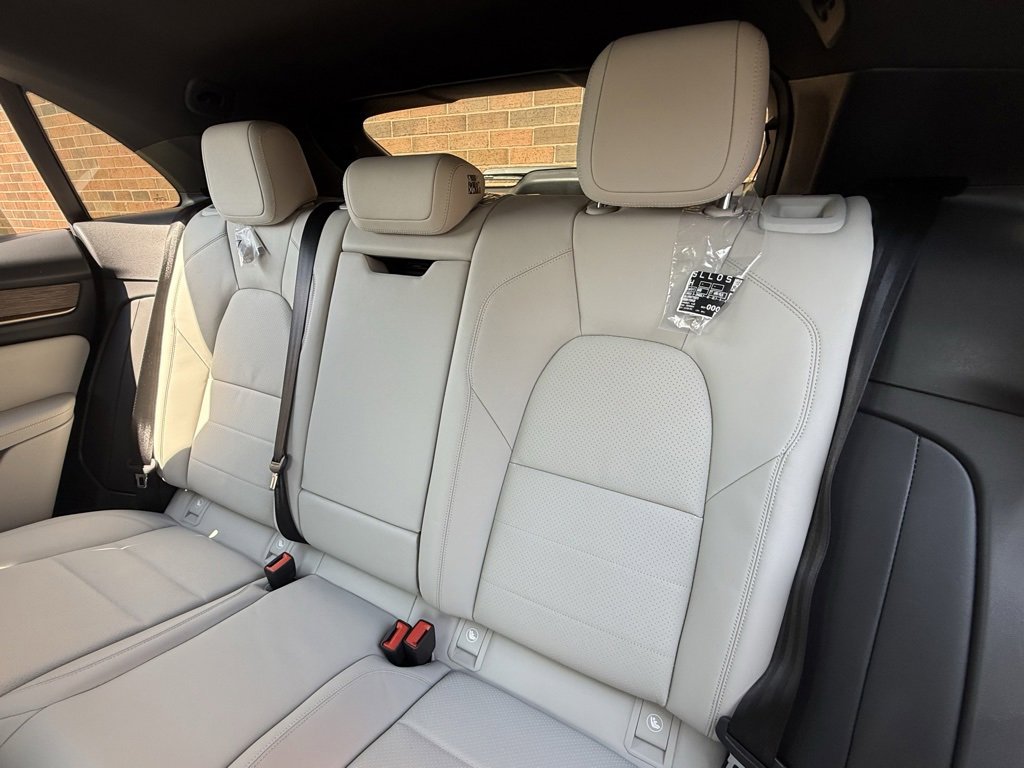 New 2024 Porsche Macan 4 Electric image 16