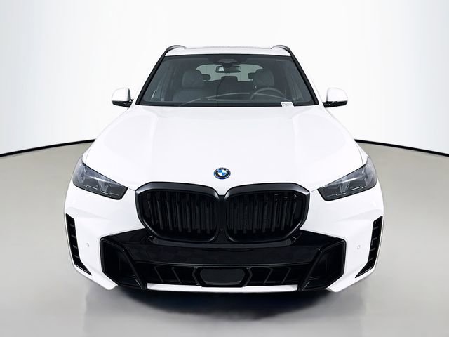 Used 2026 BMW X5 xDrive50e w/ M Sport Package image 2