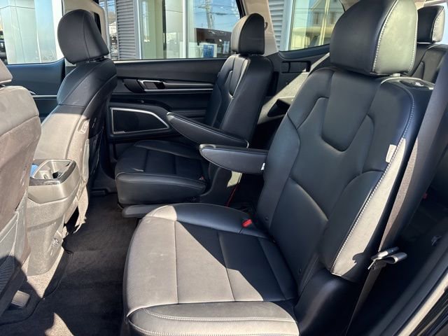 Used 2025 Kia Telluride S image 42