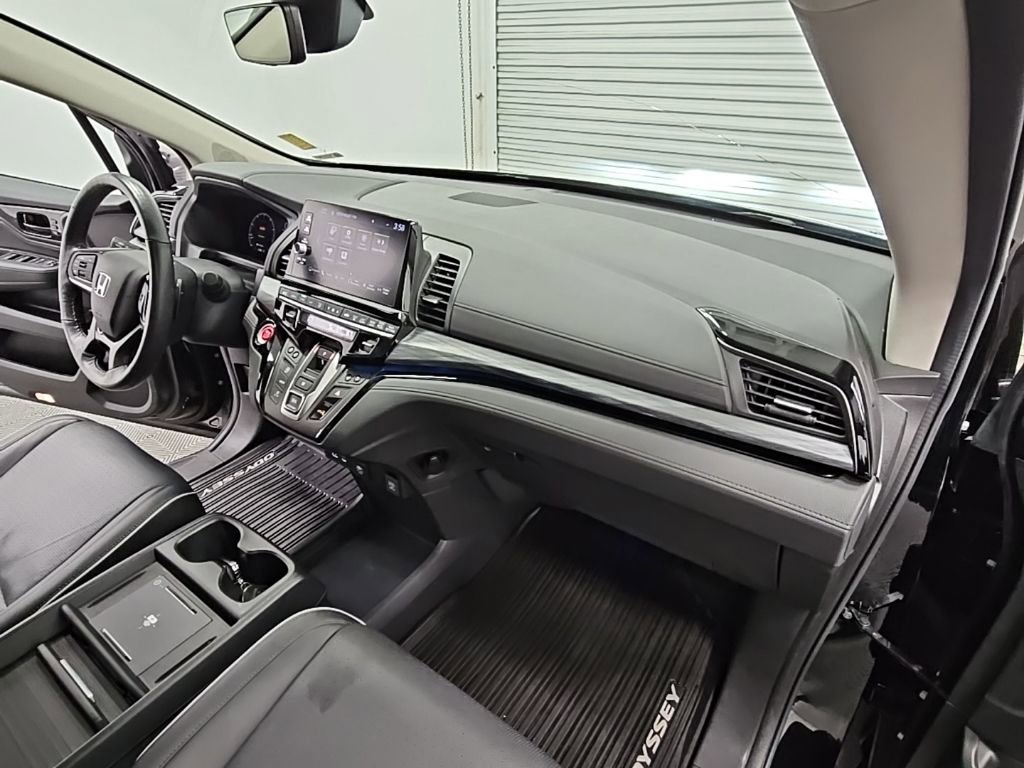 Used 2025 Honda Odyssey Elite image 40
