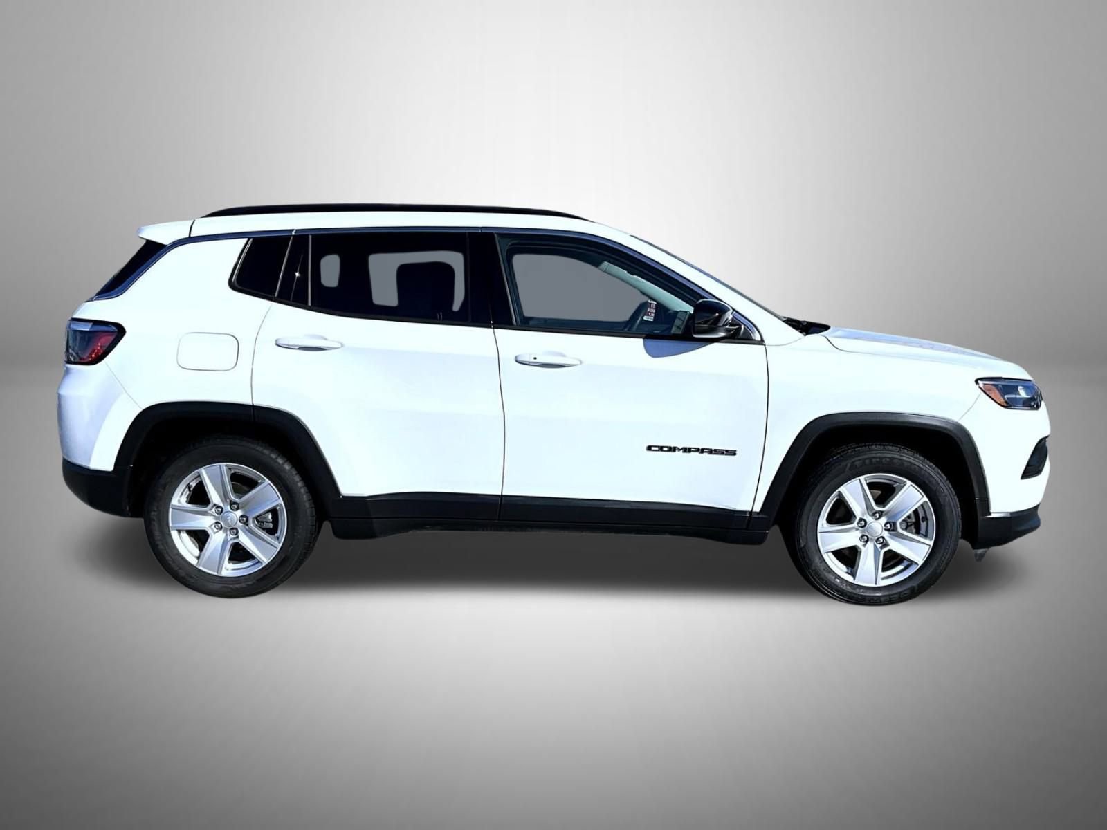Used 2022 Jeep Compass Latitude image 4
