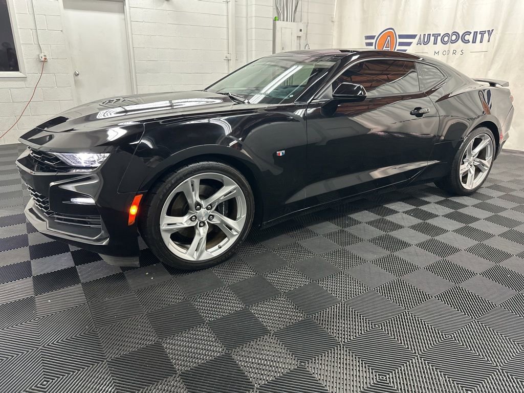 Used 2019 Chevrolet Camaro SS RWD image 5
