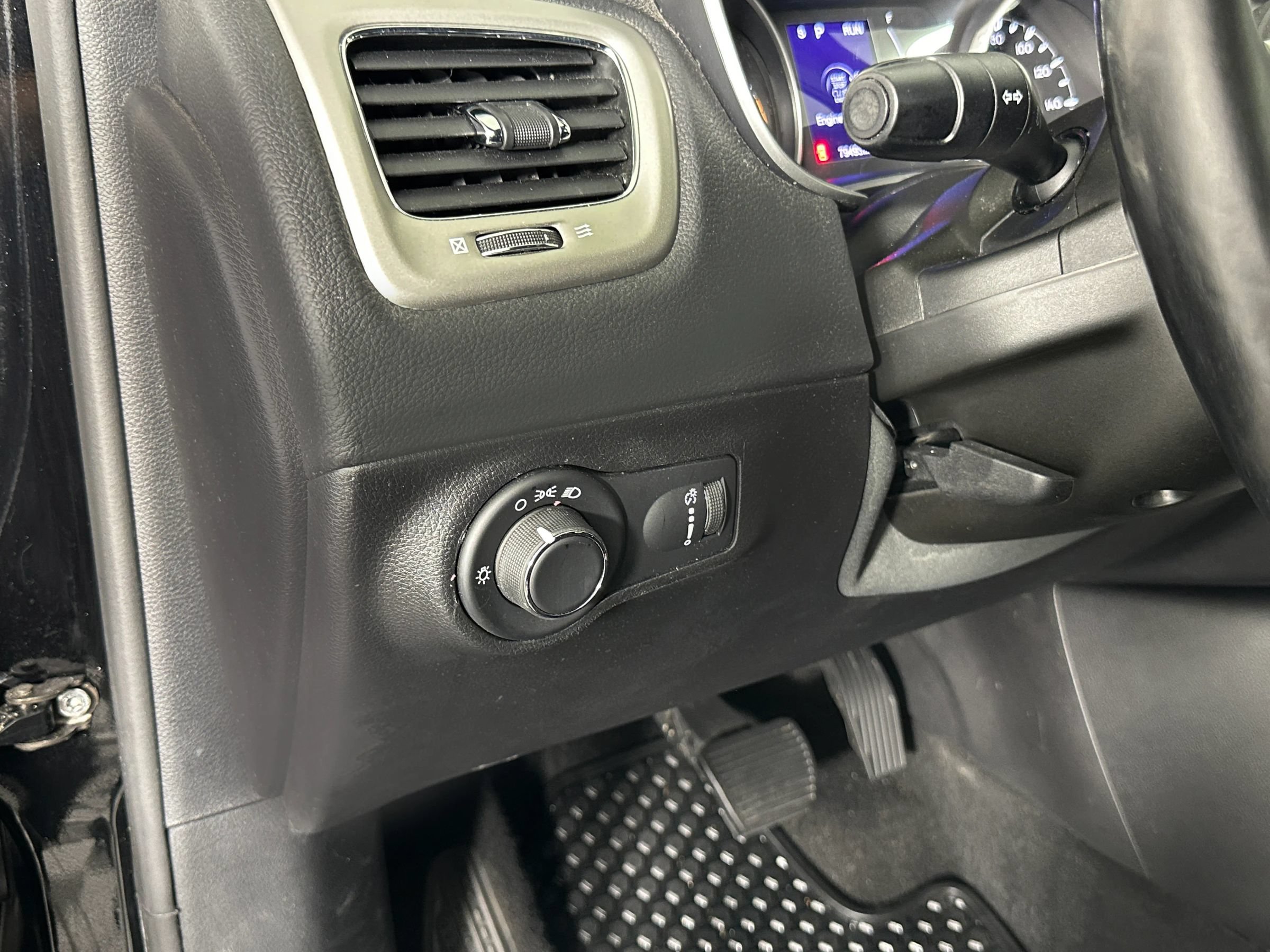 Used 2020 Jeep Compass Sport w/ Cold Weather Group AWD/4WD image 35