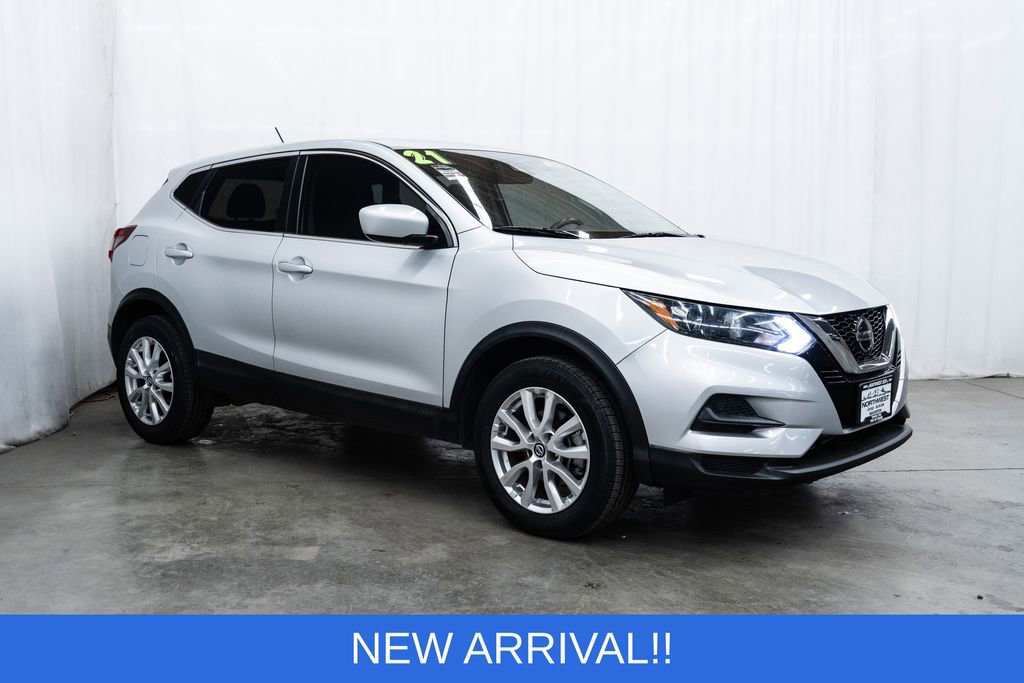 Used 2021 Nissan Rogue Sport S image 1
